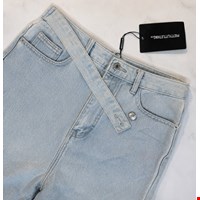 شلوار جین یخی چاک دار برند prettylittlething