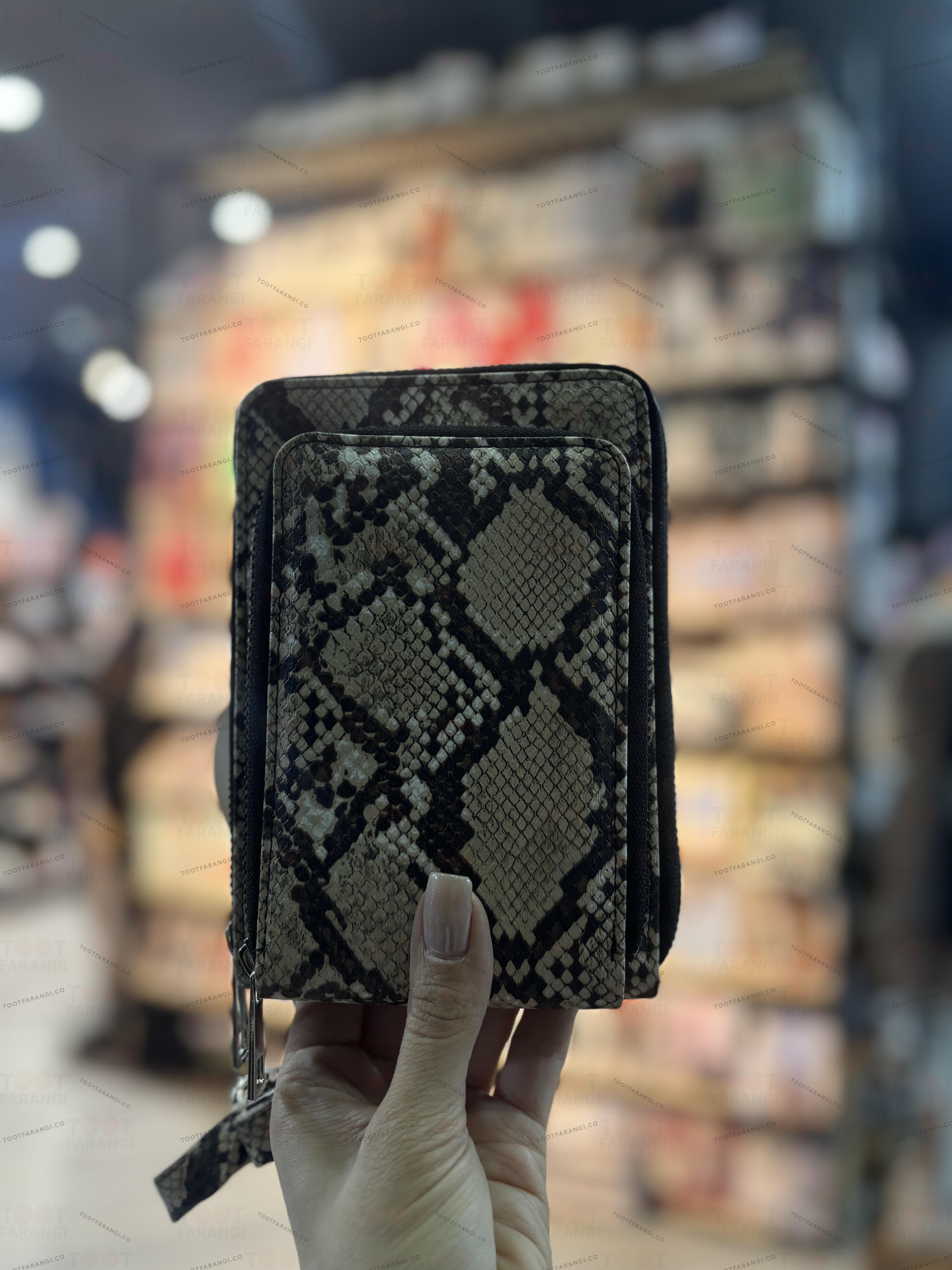 کیف گوشی طرح پوست ماری