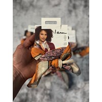 اسکارف نارنجی گلدار I am