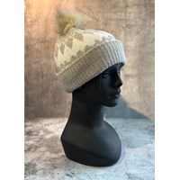 کلاه منگوله دار