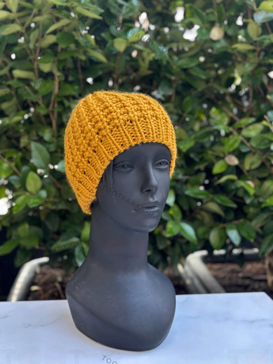 کلاه بافت خردلی 