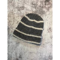 کلاه بافت راه راه 