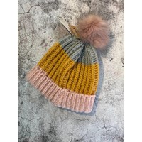 کلاه منگوله دار