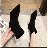 نیم بوت پاشنه نازک